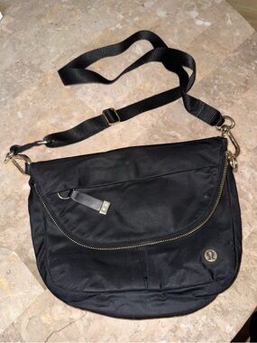 Lululemon crossbody